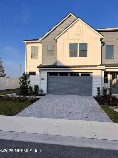9773 Calculus Ct, Jacksonville, FL 32256