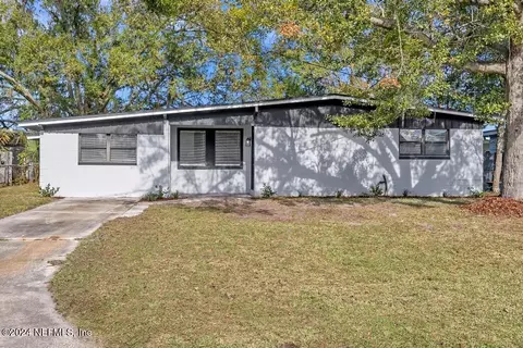 7821 Cezanne Dr N, Jacksonville, FL 32221