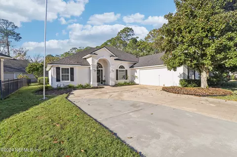 1622 Waters Edge Dr, Fleming Island, FL 32003