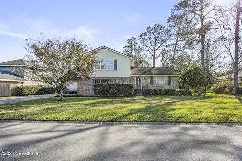 701 Oak St, Neptune Beach, FL 32266