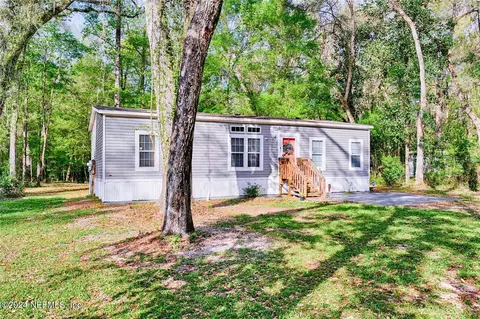 1440 SW Newark Dr, Fort White, FL 32038