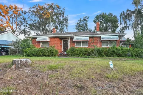 7115 Lucky Dr W, Jacksonville, FL 32208
