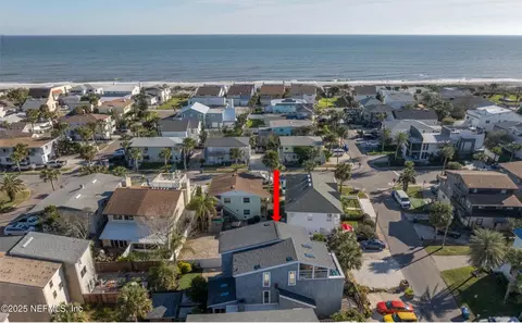 202 Margaret St, Neptune Beach, FL 32266