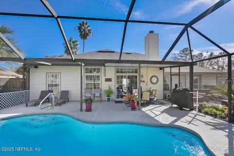 1864 Indian River Dr, Fleming Island, FL 32003