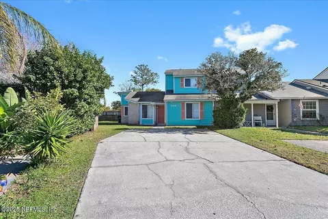 606 Aquatic Dr, Atlantic Beach, FL 32233