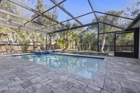 1911 Sea Oats Dr, Atlantic Beach, FL 32233