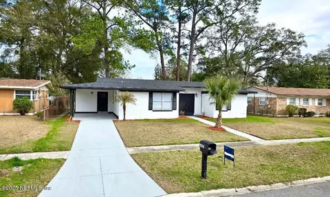 6425 Kinlock Dr W, Jacksonville, FL 32219
