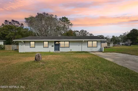 7251 Greenway Dr, Jacksonville, FL 32244