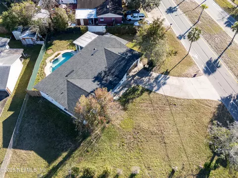 2067 Mindanao Dr, Jacksonville, FL 32246