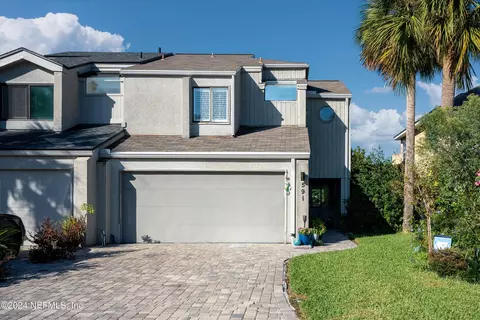 591 Selva Lakes Cir, Atlantic Beach, FL 32233