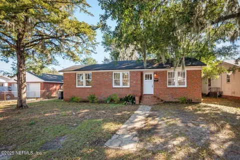 7329 Bruce St, Jacksonville, FL 32208