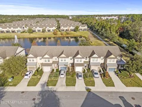 7035 Berrybrook Dr, Jacksonville, FL 32258