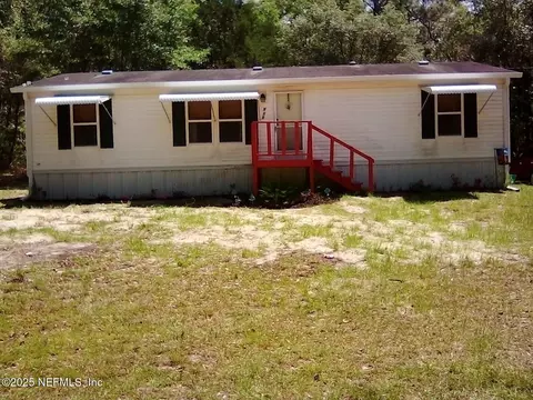 704 Usina Ave, Interlachen, FL 32148