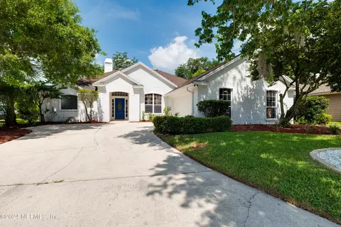 1592 Lake Bend Pl, Fleming Island, FL 32003
