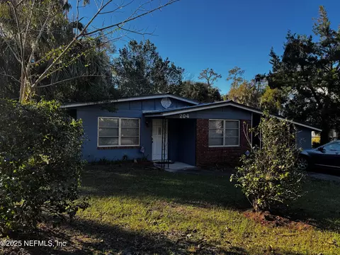 204 Holden Rd, Palatka, FL 32177