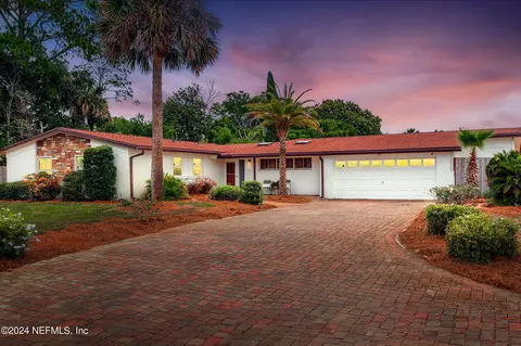 4105 Tradewinds Dr, Jacksonville, FL 32250