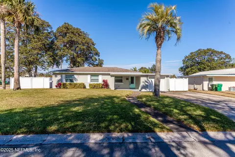 825 13th Ave N, Jacksonville Beach, FL 32250