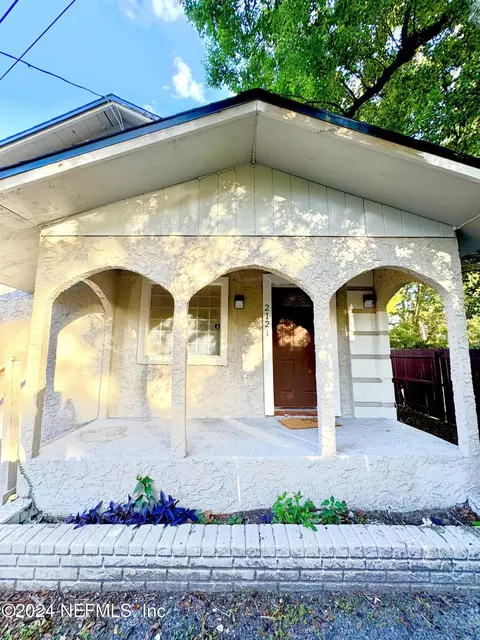 2121 Tilden St, Jacksonville, FL 32206