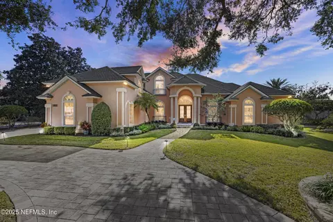 1409 Moss Creek Dr, Jacksonville, FL 32225