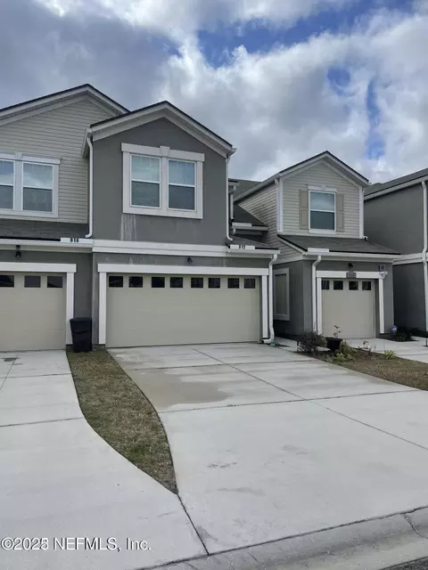 820 Grover Ln, Orange Park, FL 32065
