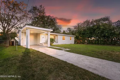 5627 Moret Dr E, Jacksonville, FL 32244