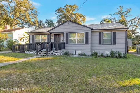 1759 Planters Rd, Jacksonville, FL 32207