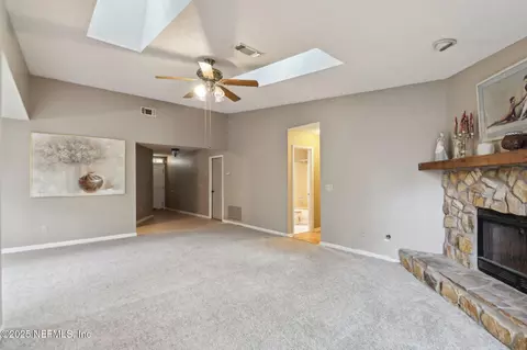 3572 Raymur Villa Dr, Jacksonville, FL 32277
