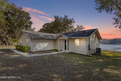 132 Silver Lake Dr, Interlachen, FL 32148