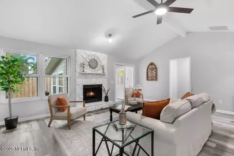10852 Knottingby Dr, Jacksonville, FL 32257