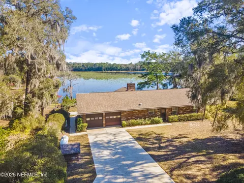 848 Lake Shore Ter, Interlachen, FL 32148
