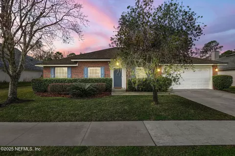 12046 London Lake Dr W, Jacksonville, FL 32258