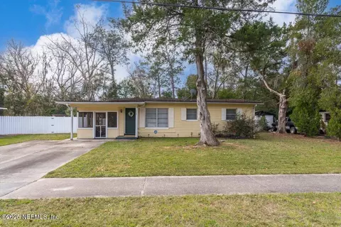 358 Woodside Dr, Orange Park, FL 32073