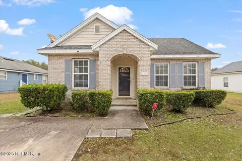 3649 Wood Creek Ln, Jacksonville, FL 32206