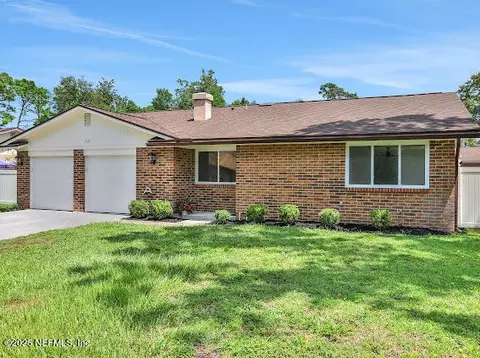 1527 Monument Oaks Dr, Jacksonville, FL 32225
