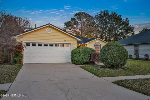 2517 Twin Springs Dr S, Jacksonville, FL 32246