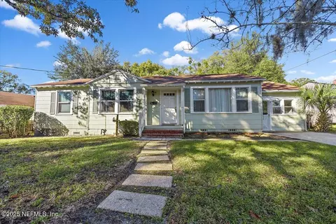 1790 Planters Rd, Jacksonville, FL 32207