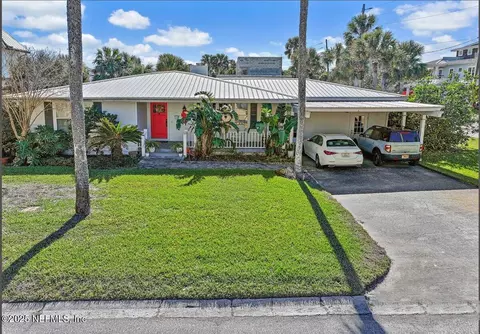 190 Club Dr, Atlantic Beach, FL 32233