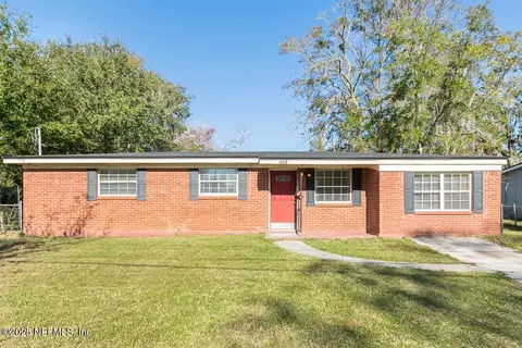 5223 Chivalry Dr, Jacksonville, FL 32208