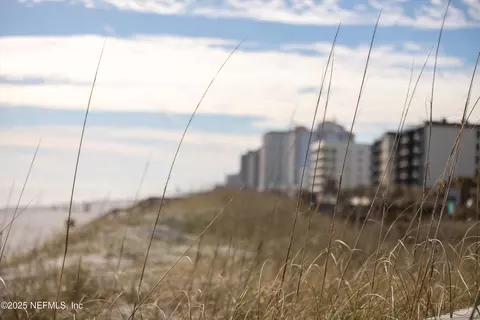 411 1st St S #402, Jacksonville Beach, FL 32250