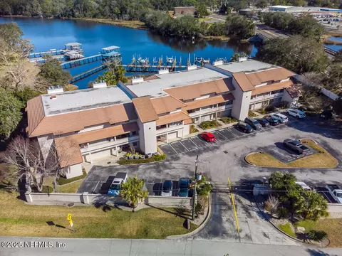 1307 River Hills Cir E #2, Jacksonville, FL 32211