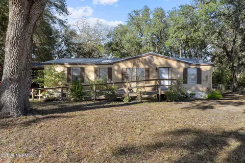 128 Sandy St, Interlachen, FL 32148