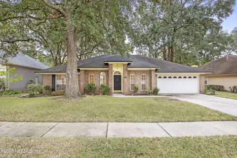 4048 Clearwater Oaks Dr, Jacksonville, FL 32223