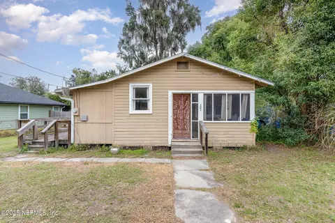 202 S Highland Ave, Green Cove Springs, FL 32043