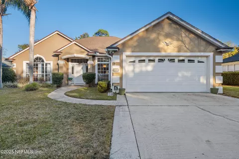 4247 Eagles View Ln, Jacksonville, FL 32277
