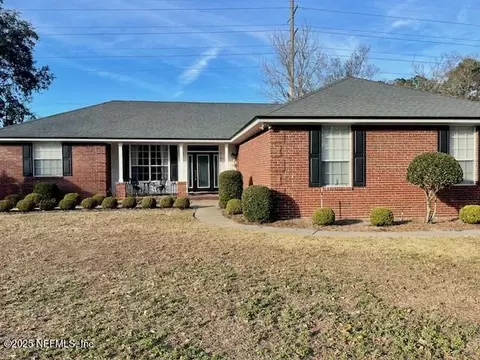 1211 Pine Cir, Macclenny, FL 32063 photo 1