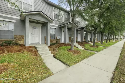 8426 Mcgirts Village Ln, Jacksonville, FL 32210