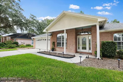 1069 Flora Parke Dr, Saint Johns, FL 32259