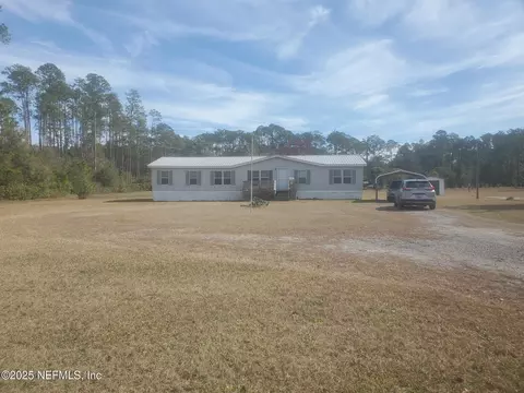 100 Plantation Pines Dr, Georgetown, FL 32139