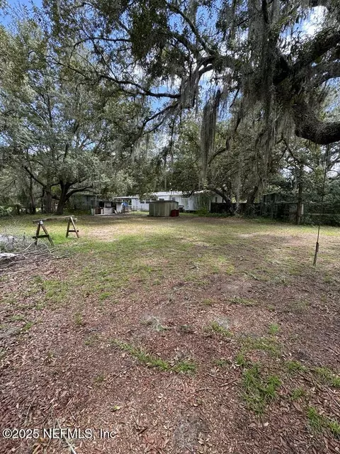 112 Dogwood St, Interlachen, FL 32148