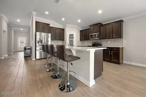 8044 Island Fox Rd, Jacksonville, FL 32222